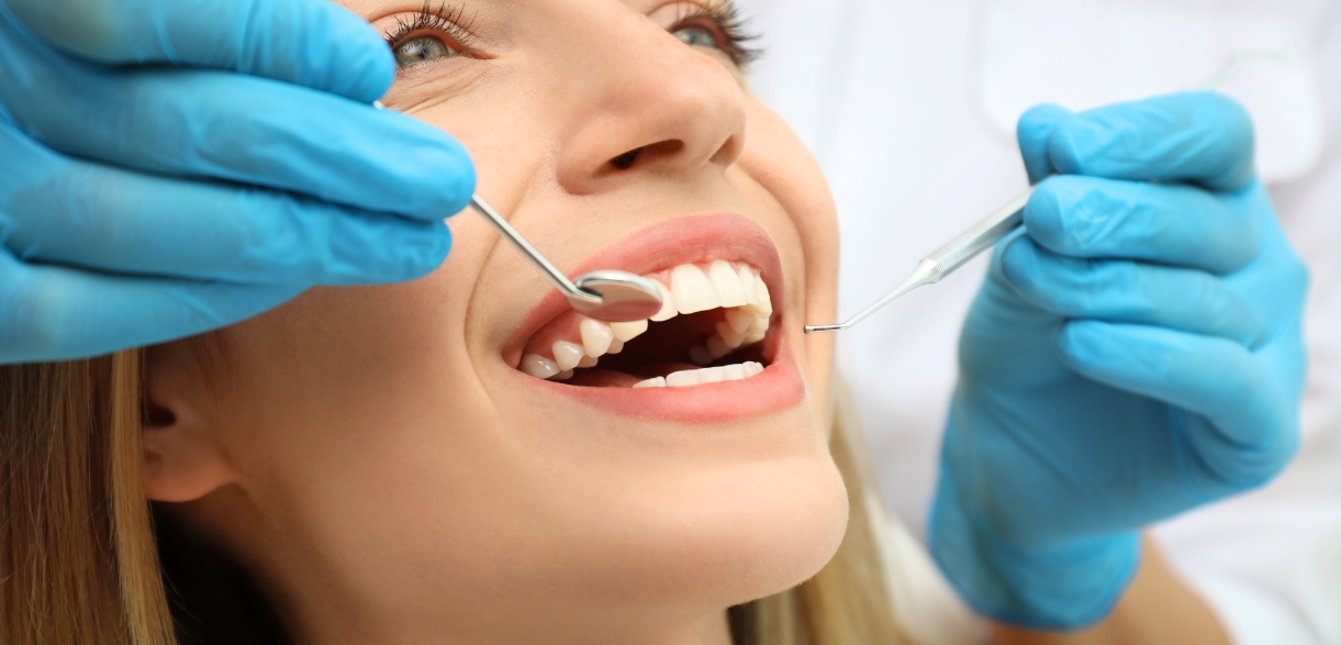 cosmetic dentist to transform smile