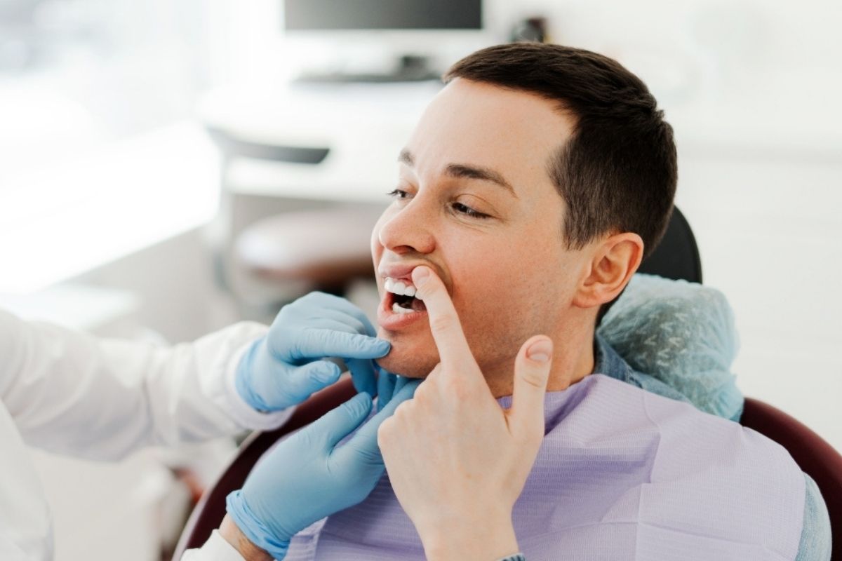 When to Call an Emergency Dentist for Sudden Tooth Pain?